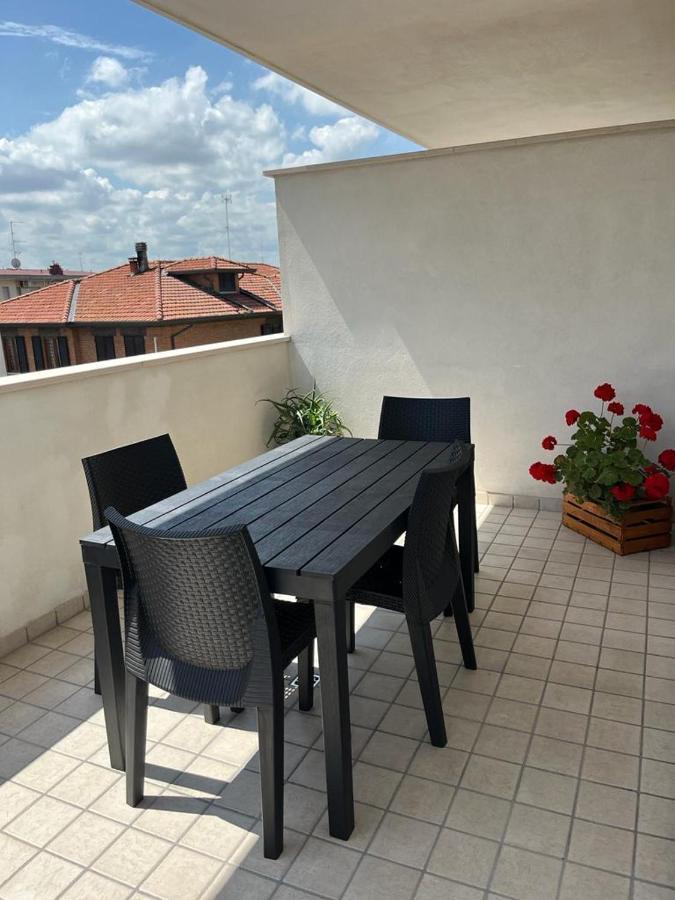 Hogar Mami Apartment Rimini Bagian luar foto